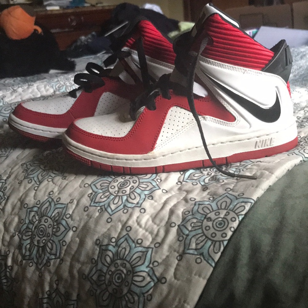 Nike gym shoes